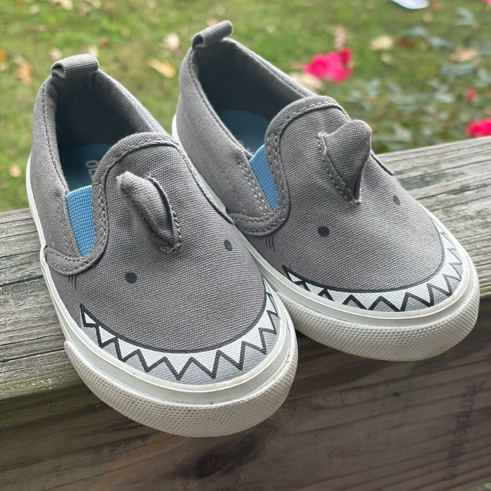 Slip on shoes size 5 toddler